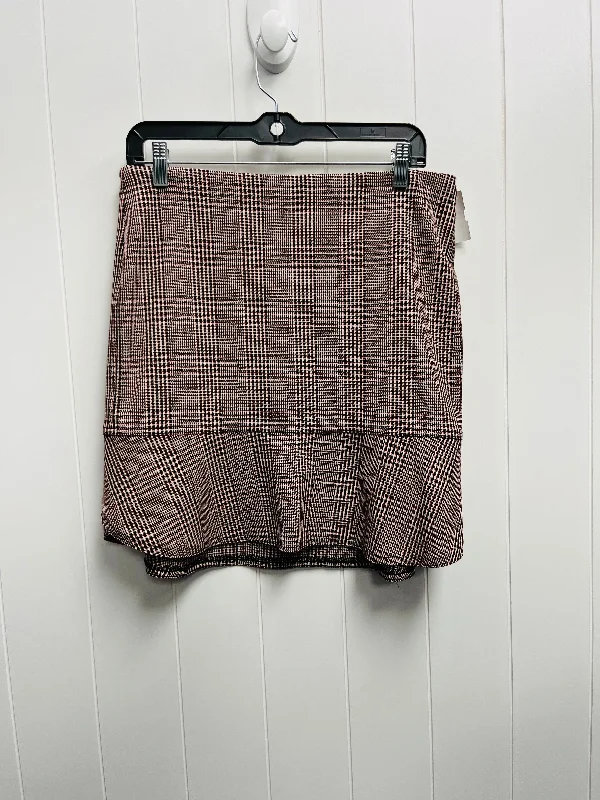 Red Skirt Mini & Short White House Black Market, Size 6