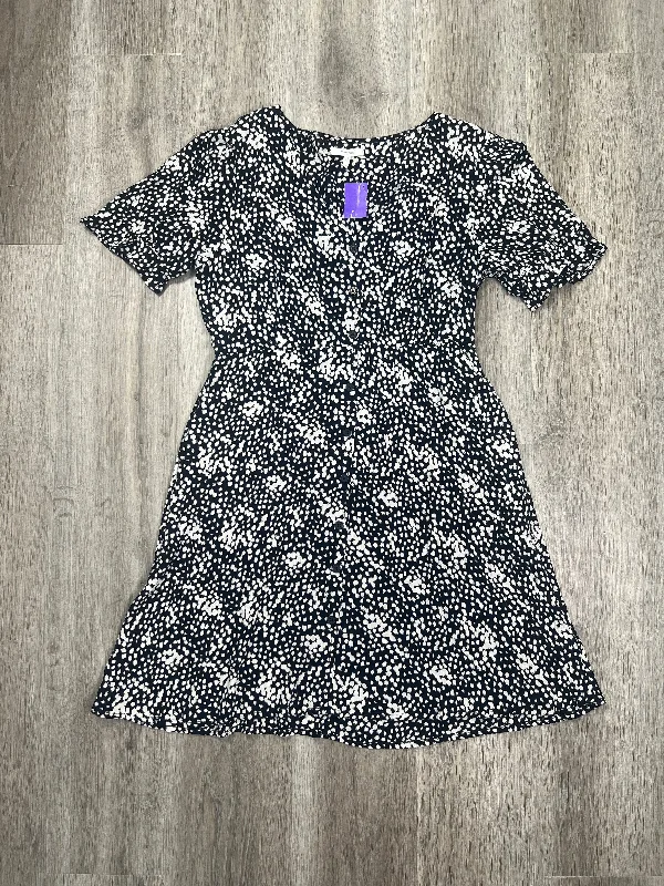 Dress Casual Short By Maurices  Size: M