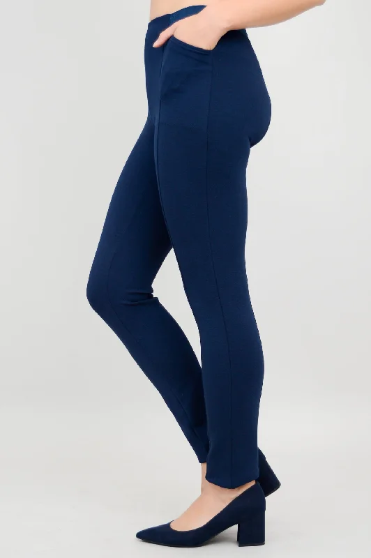 Nadia Pant, Indigo, Modal